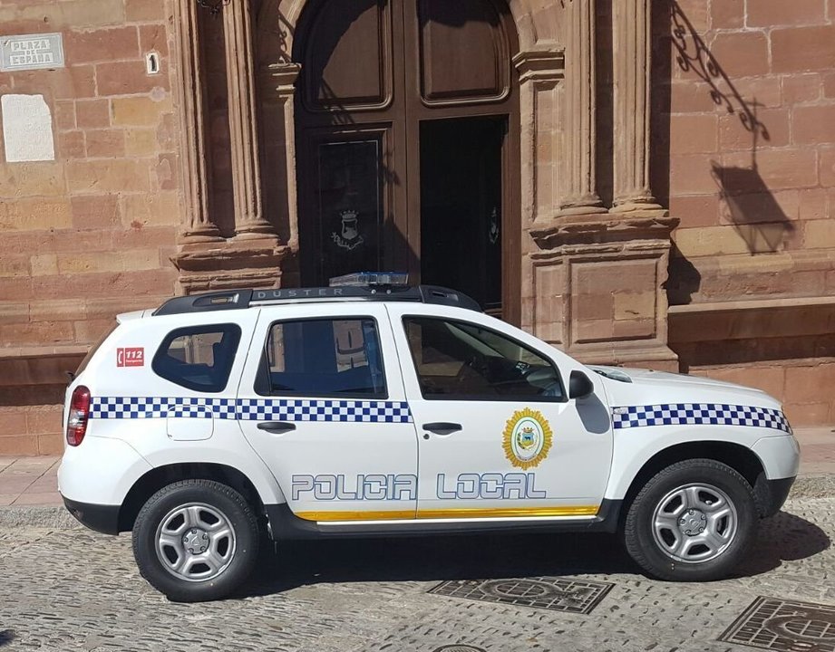 vehiculo de la Policía Local de Montoro