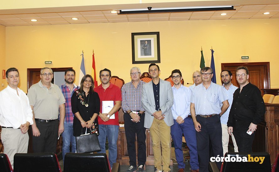 Reunión del Ayuntamiento lucentino con empresarios de la madera
