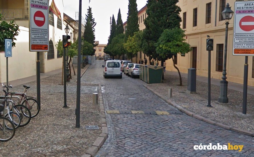 Pilona de la calle Amador de los Ríos en la capital cordobesa