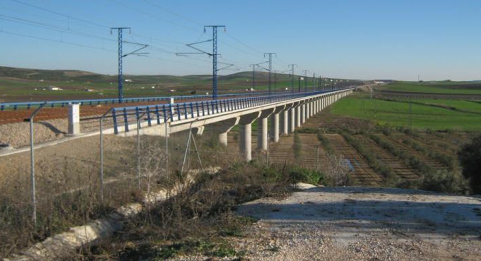 Viaducto del AVE sobre el Arroyo salado de Santaella FOTO VERPUEBLOS.COM