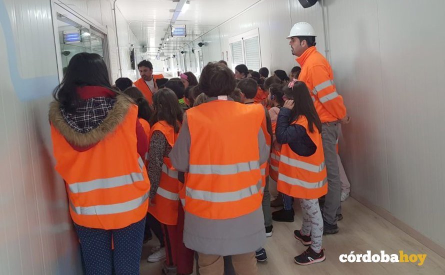 Visita de escolares a la planta de reciclado de Sadeco