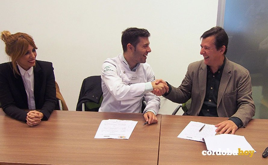 Juanjo Ruiz y el Imibic firman un acuerdo de convenio