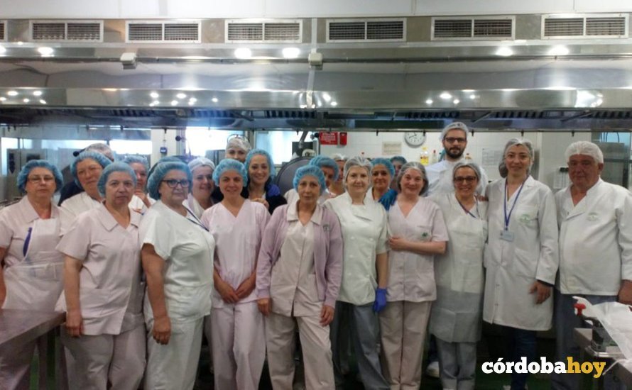 Personal de cocinas del Hospital Reina Sofía
