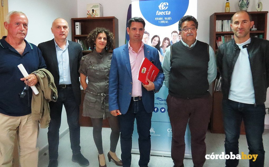 Reunión entre IU y Faecta en Córdoba