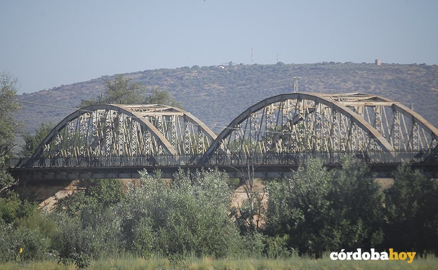 Puente de Hierro en Villa del Río