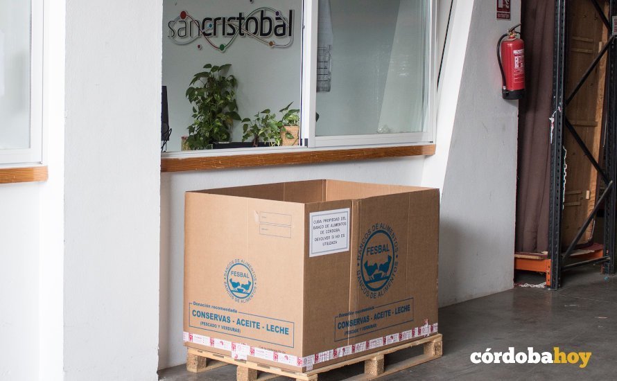 Caja para la recogida de alimentos en la empresa San Cristóbal