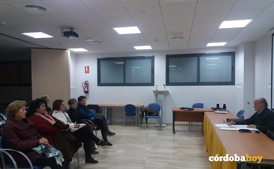 Curso de formación a cuidadores de pacientes dependientes en el centro de salud de Pozoblanco