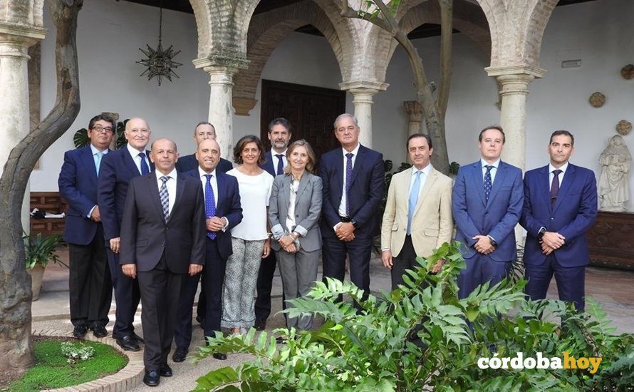 Miembros de la Fundación Cajasur en el Palacio de Viana