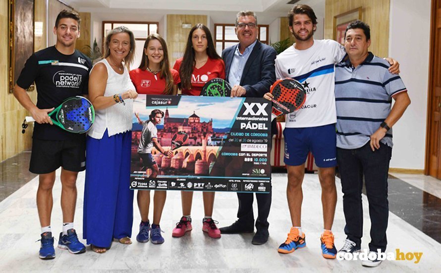 Isabel Albás y Manuel Torrejimeno en la presentación del torneo internacional de Pádel Ciudad de Córdoba