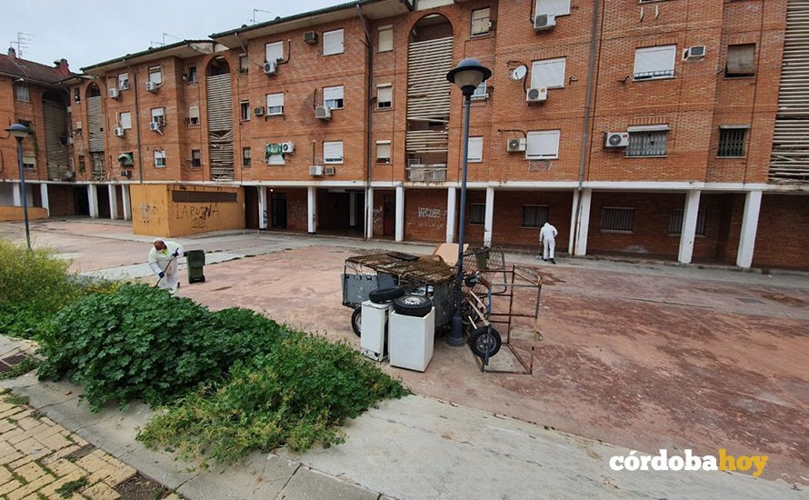 Sadeco desinfecta barrios marginales de la ciudad (Guadalquivir)