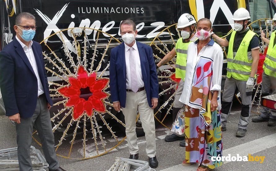 Abel Caballero con el alumbrado navideño de Vigo 2020 de Ximenez