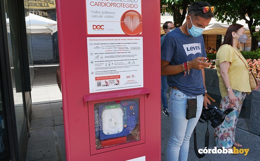 Presentación del primer desfibrilador en vía urbana en Córdoba