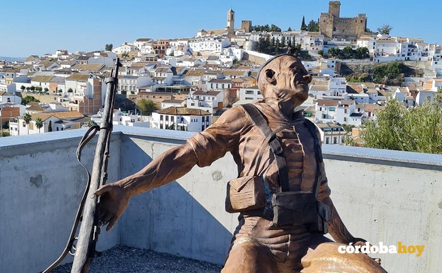 Inauguración de la estatua homenaje a la foto de Robert Capa 'Muerte de un miliciano en Espejo