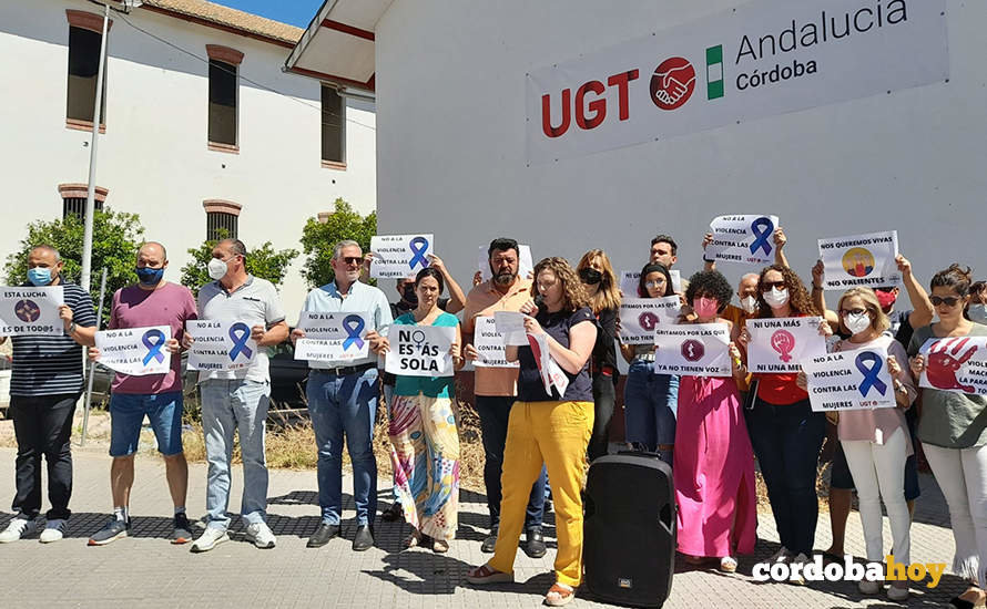 Concentración en UGT por el asesinato machista en Montemayor