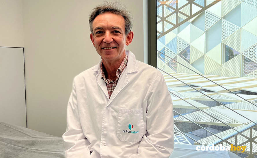 El doctor Balbino Povedano, uno de los jefes de servicio de Ginecología y Obstetricia del Hospital Quirónsalud Córdoba