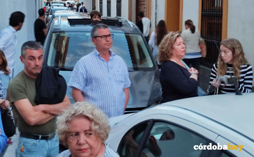 Situaciones de aglomeración de personas con vehículos esta Semana Santa en Córdoba FOTO SIPLCO