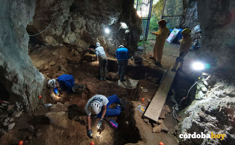 Trabajos en la Cueva Allende dentro del proyecto Ocupap