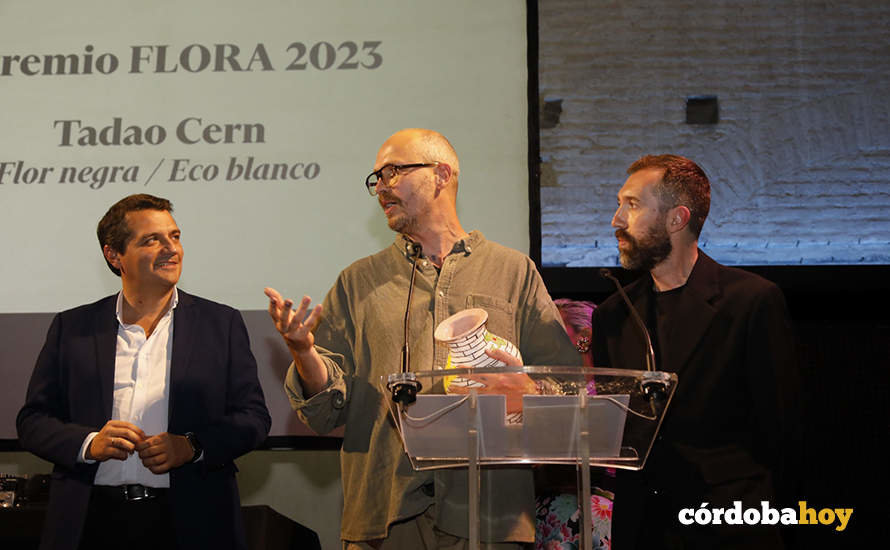 El ganador de edición de FLORA 2023, Tadao Cern