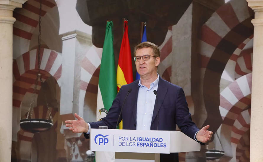 El presidente del PP, Alberto Núñez Feijóo, interviene en un acto del PP en Córdoba. - MADERO CUBERO (EUROPA PRESS)