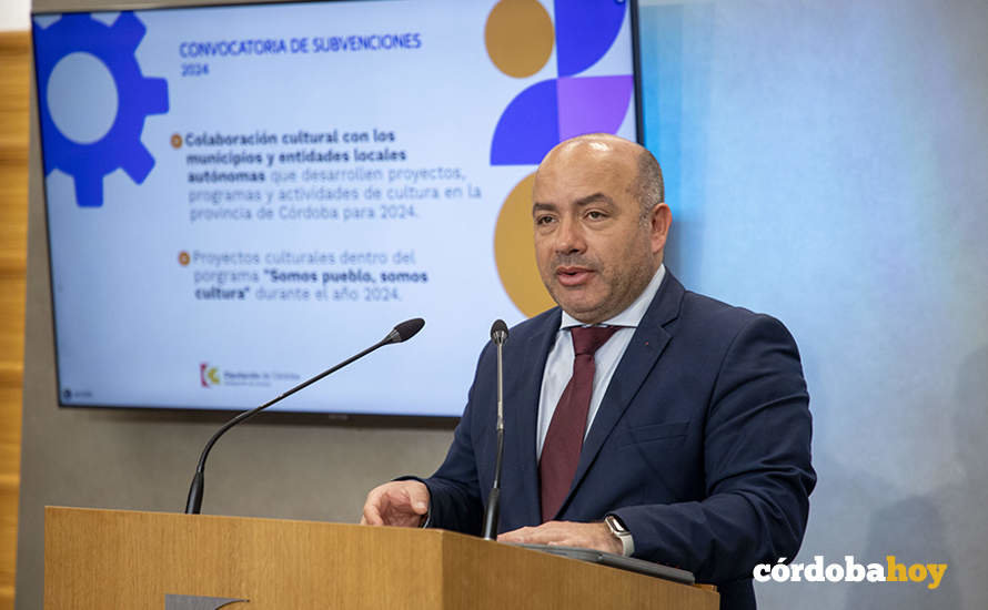 El delegado de Cultura de la Diputación de Córdoba, Gabriel Duque, en rueda de prensa