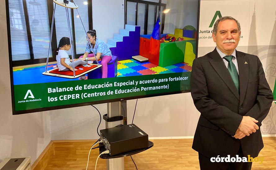 El delegado de Desarrollo Educativo y Formación Profesional de la Junta de Andalucía en Córdoba, José Francisco Viso