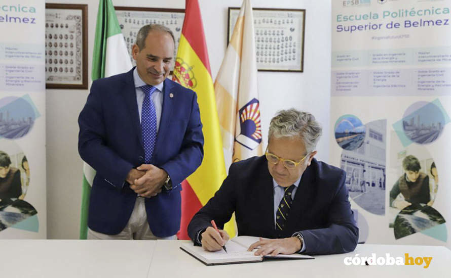 Firma del convenio entre la Diputación y la Escuela Politécnica de Belmez