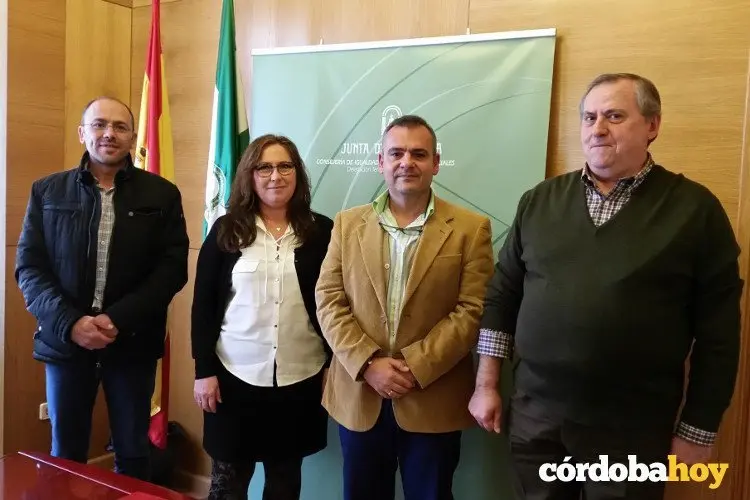 Imagen de la reuni&oacute;n entre la La delegada de Salud, Mar&iacute;a &Aacute;ngeles Luna, y el presidente de la Sociedad de Medicina de Urgencias y Emergencias, Fernando Ayuso