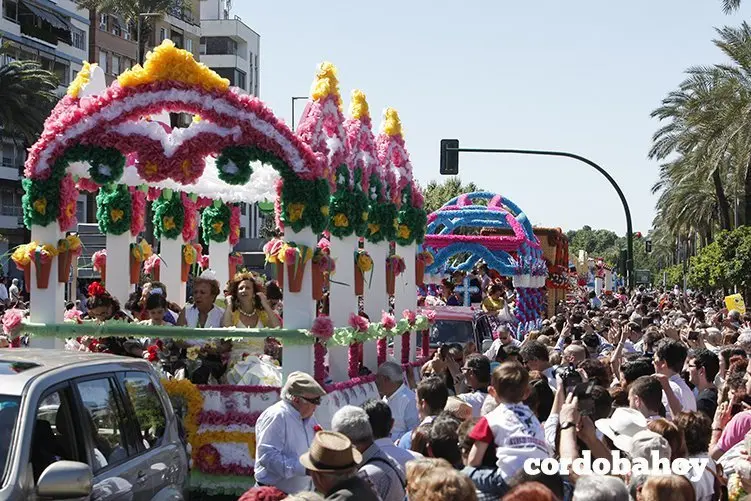 CORDOBA. 02/05/2016. BATALLA DE LAS FLORES. FOTO: ROLDAN SERRANO. CORDOBA HOY.