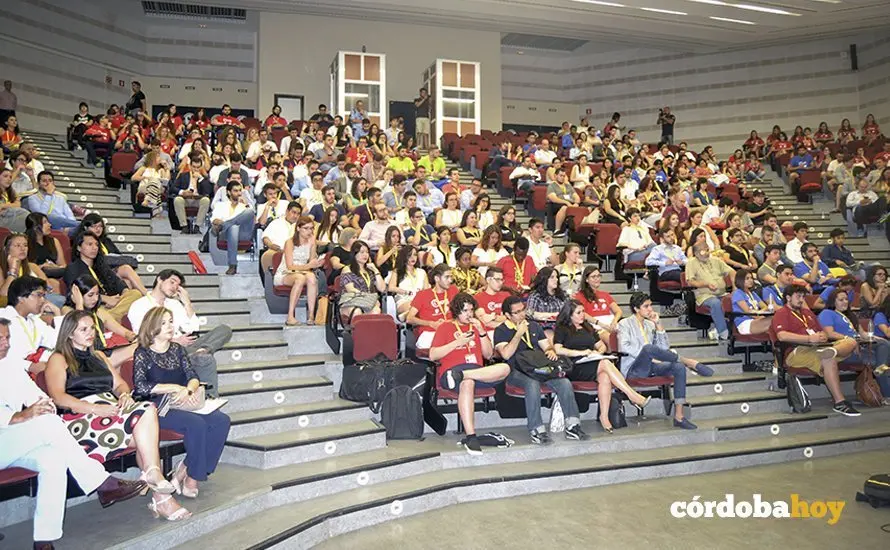 debate mundial universitario