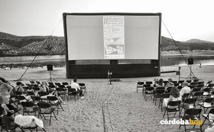 Ciclo cine Izn&aacute;jar