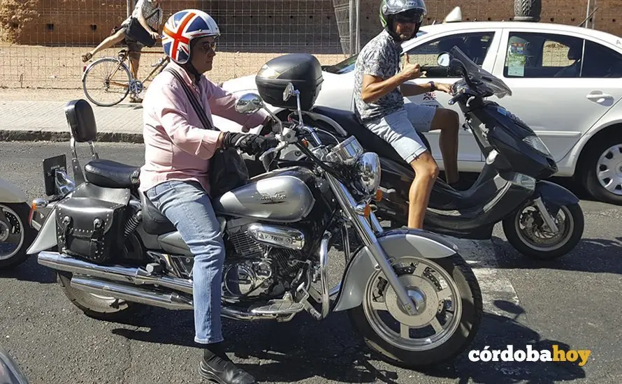 MOTOS