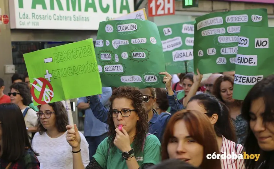 HUELGA ENSE&Ntilde;ANZA 6