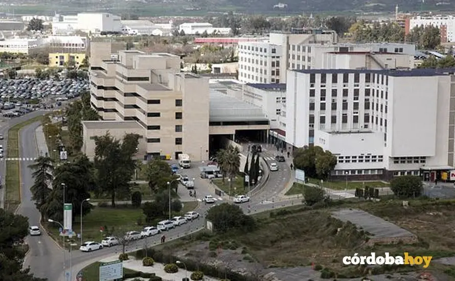 Vista a&eacute;rea de los aparcamientos en el Hospital Reina Sof&iacute;a de C&oacute;rdoba