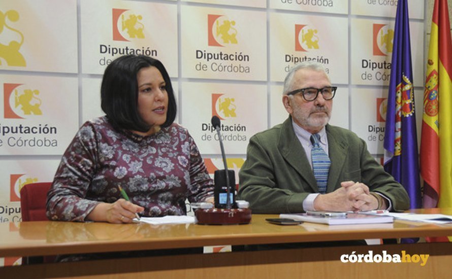 Dolores Amo, delegada de Empleo de Diputación, e Iganacio Fernández de Mesa, presidente de la Cámara de Comercio