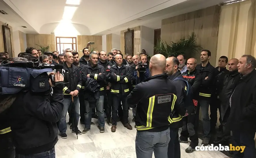 bomberos protesta ayuntamiento
