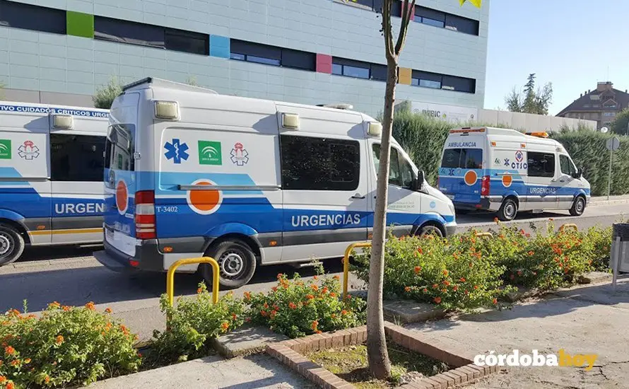 Ambulancias estacionadas en las priori