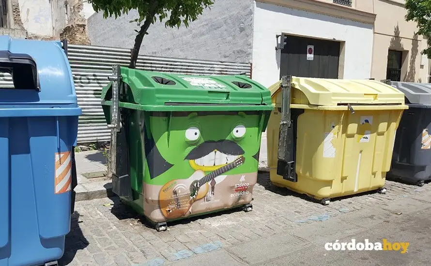 contenedores en Ronda de Isasa