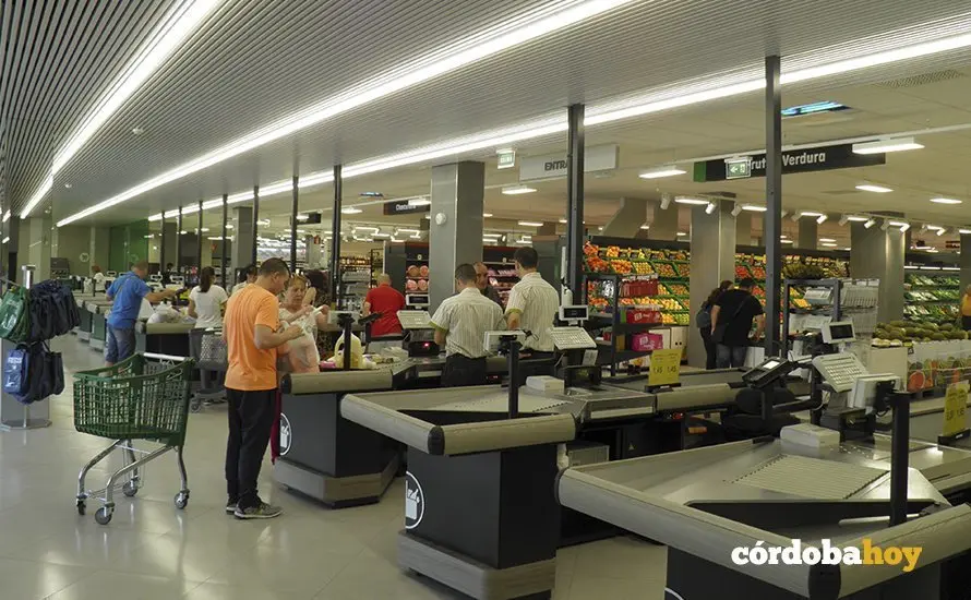 L&iacute;nea de cajas de Mercadona