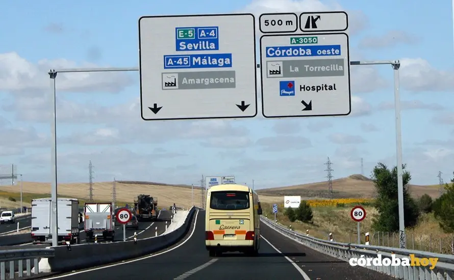 Acceso a La Torrecilla desde la A-4, en una imagen de archivo