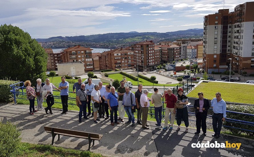 Una delegación de vecinos de Córdoba conoce la recogida neumática de basura en Portugalete