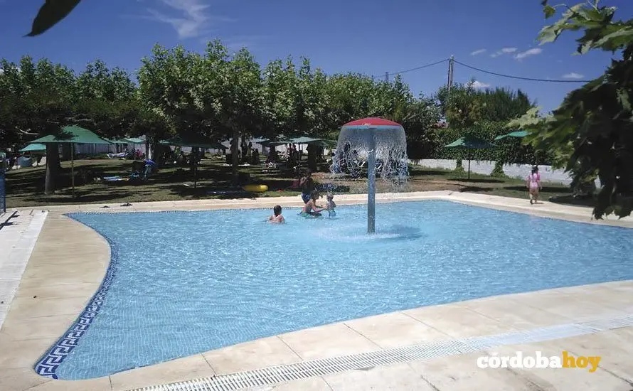 piscina las dos columnas