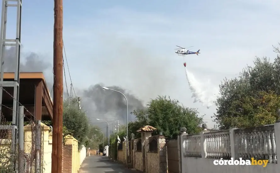 Helic&oacute;ptero actuando en Alcolea