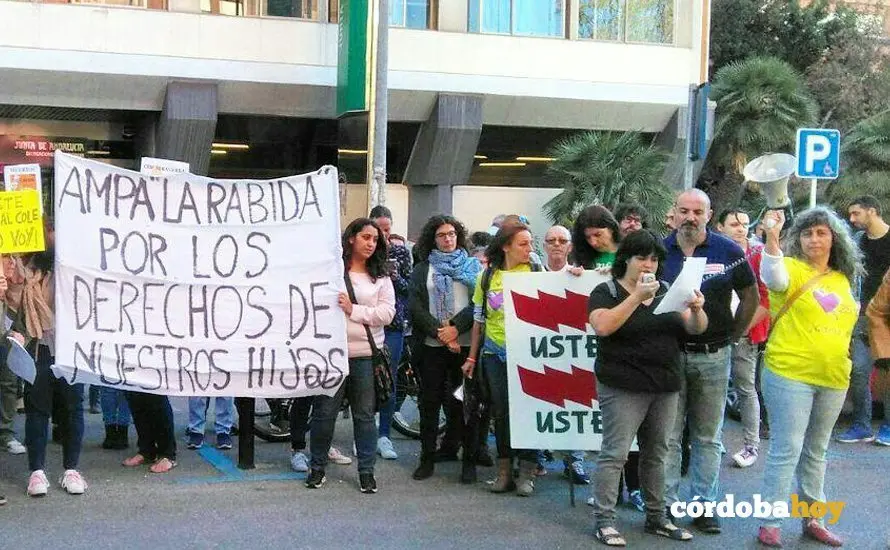 Protesta de ampas por el calor en las aulas 3