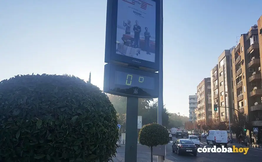 Term&oacute;metro con 0 grados en la capital, en una imagen de archivo