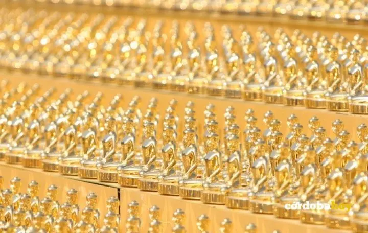 Piezas de oro legal en una imagen de archivo