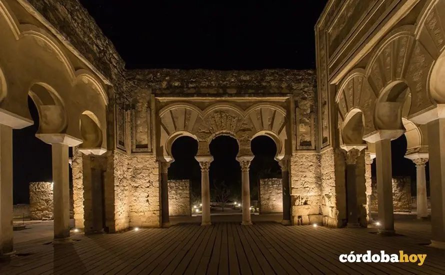 Visita nocturna a Medina Azahara
