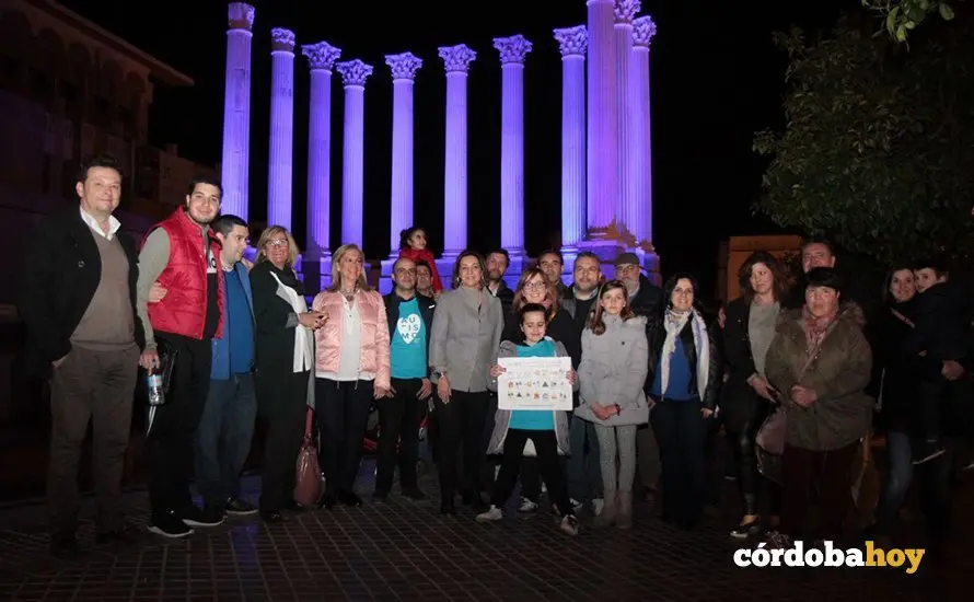El Templo romano se ilumina de azul por el Día Mundial del Autismo