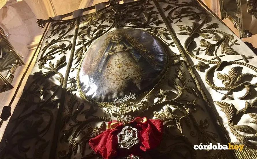 Simpecado de la Hermandad del Rocío de Córdoba