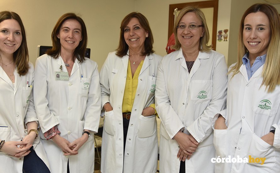  Cristina Pulido, Lucía Izquierdo, Josefina Vicente Rueda, Raquel Muñoz y Belén Martínez, son especialistas y residentes de la sección de infantil de la Unidad de Gestión Clínica de Radiodiagnóstico del Hospital Reina Sofía 
