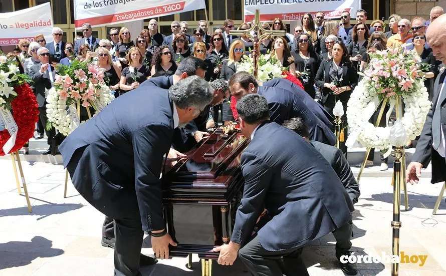 Funeral por el empleo 7